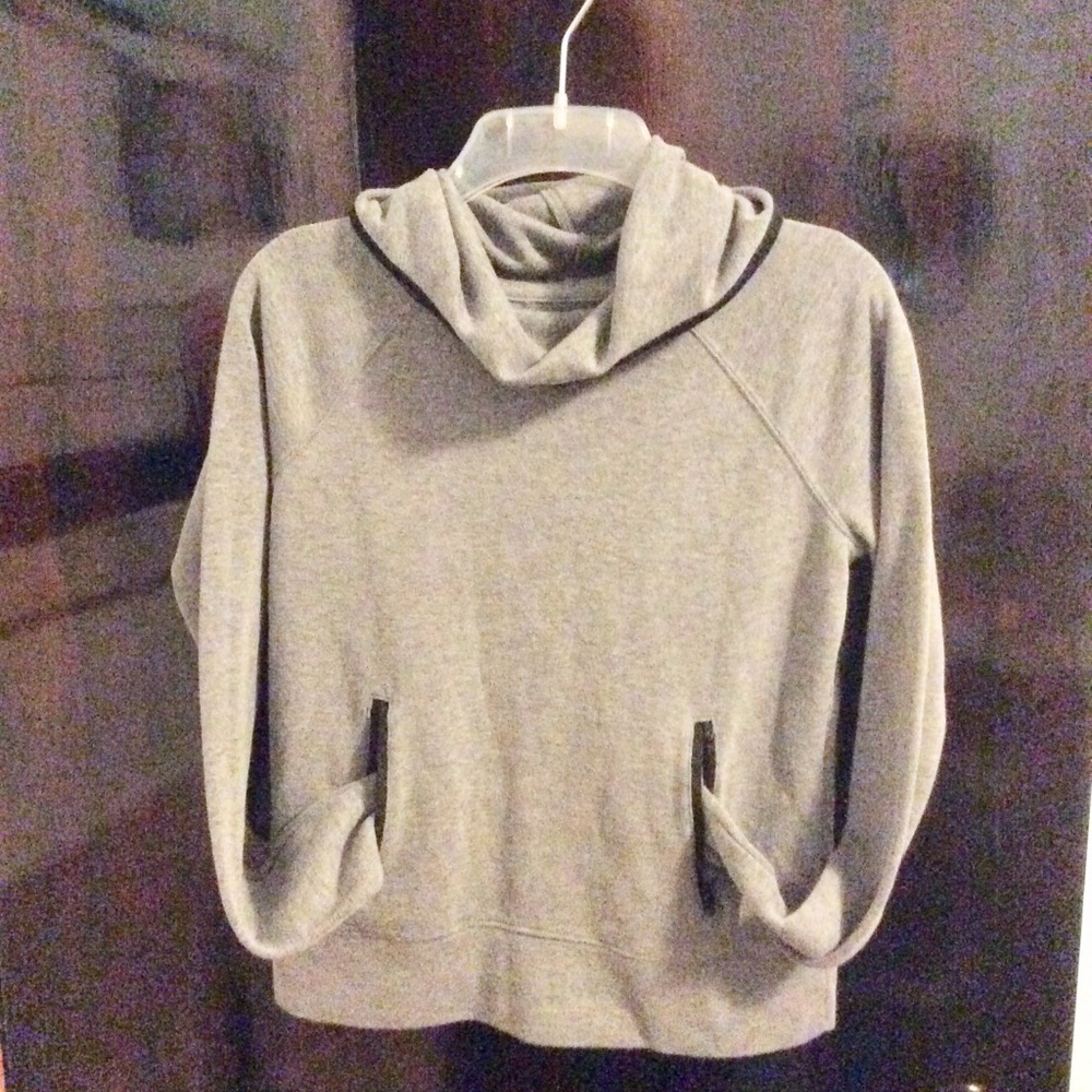 SO Oversized Gray Hoodie w Zip Pockets - Small